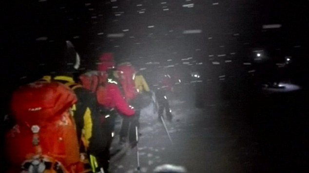 Click to enlarge Italy avalanche rescue