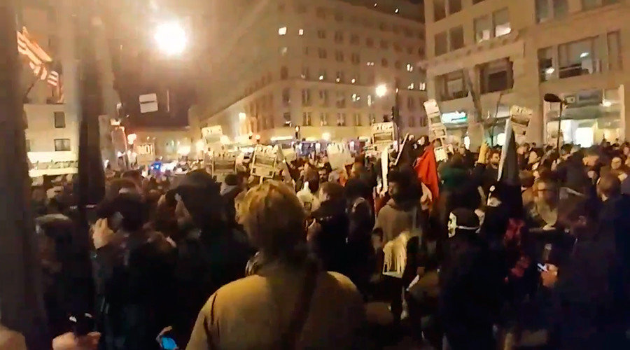 Protest at #DeploraBall