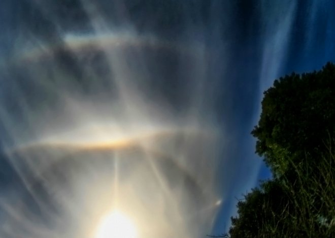 Sun halo rings