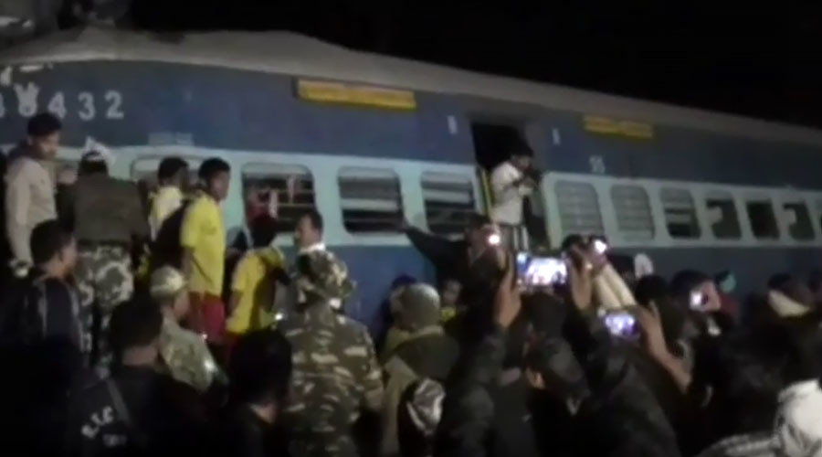 Train derails in India