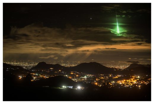  Brilliant green meteor fireball photographed over Southern India Green_Meteor_Prasenjeet