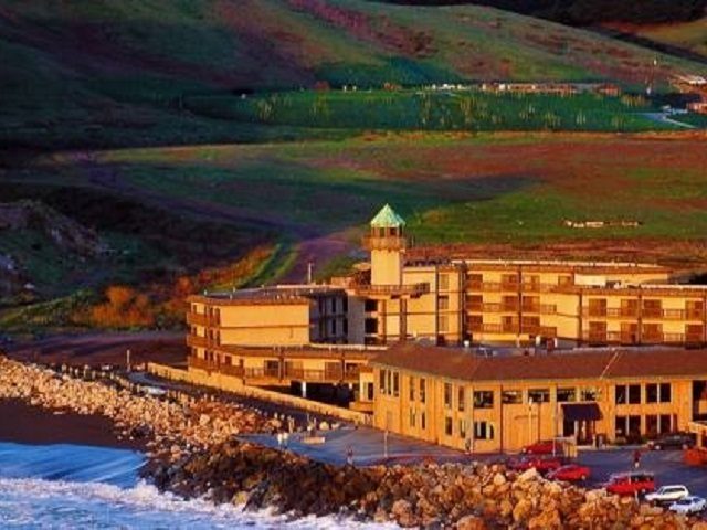 The Moonraker restaurant is located in the Best Western hotel