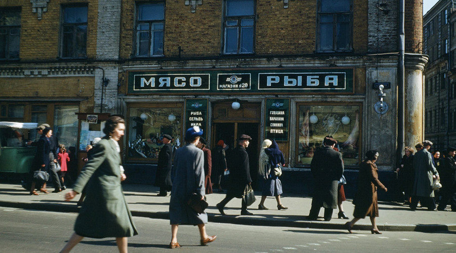 Click to enlarge Photograph from Martin Manhoff archive of Stalin's Russia