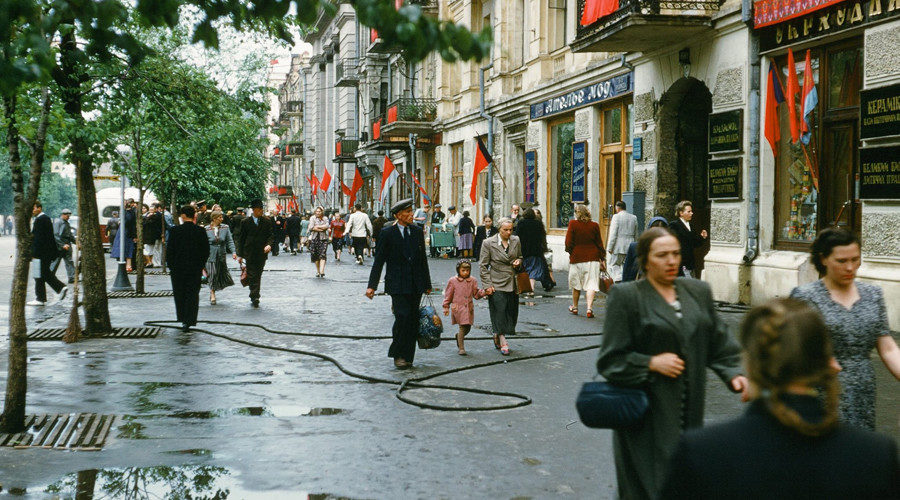 Click to enlarge Photograph from Martin Manhoff archive of Russia during Stalin
