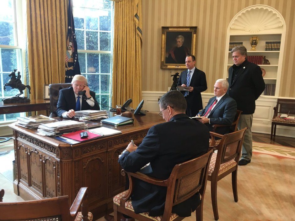 trump putin pence bannon priebus call flynn