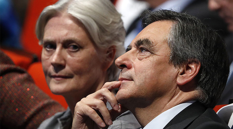 Click to enlarge French politician Francois Fillon