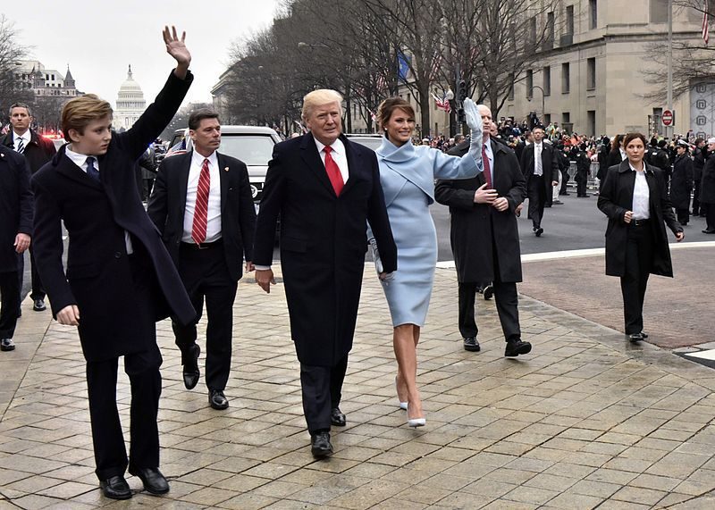 Click to enlarge trump Melania Secret Service