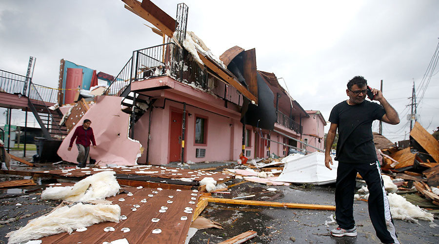 tornado destruction aftermath