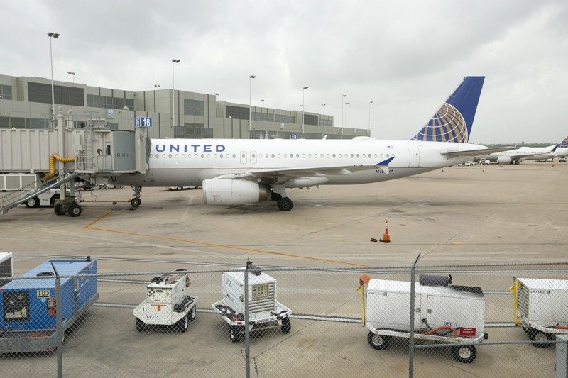 Click to enlarge United Airlines plane