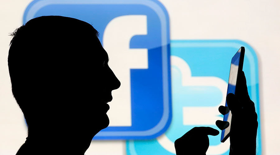 Facebook social media cell phone twitter