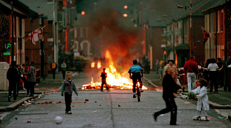 Protestant area in west Belfast July 7, 1998 