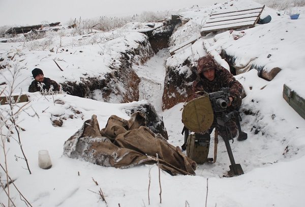 Click to enlarge DPR militiamen on demarcation line