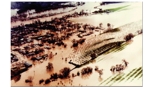  1983, flooding throughout California