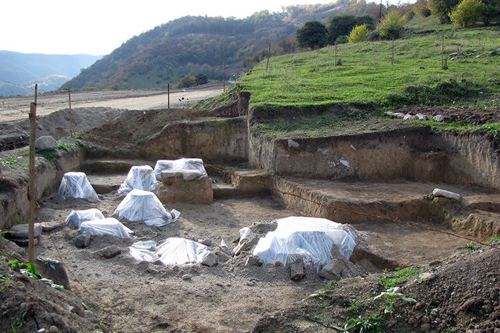 karas wine making armenia pottery