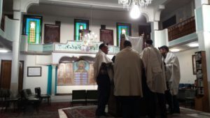 Jews worshipping in Iran