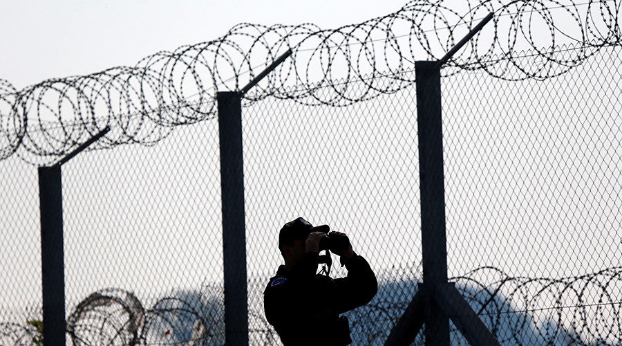 migrant immigration serbia hungary border europe refugee