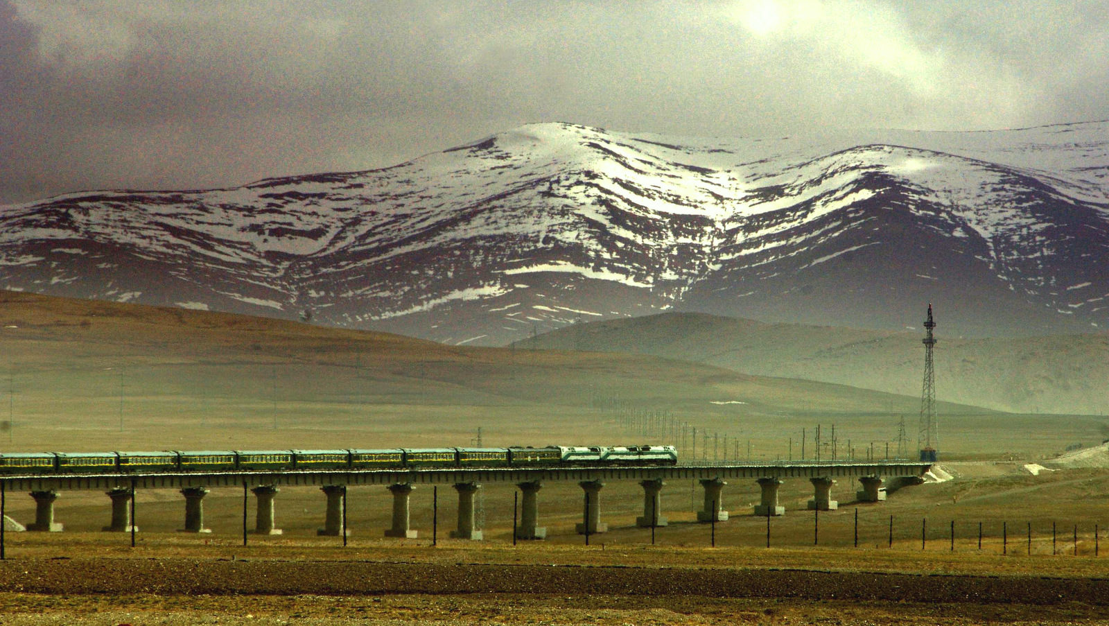Click to enlarge Tibetan train