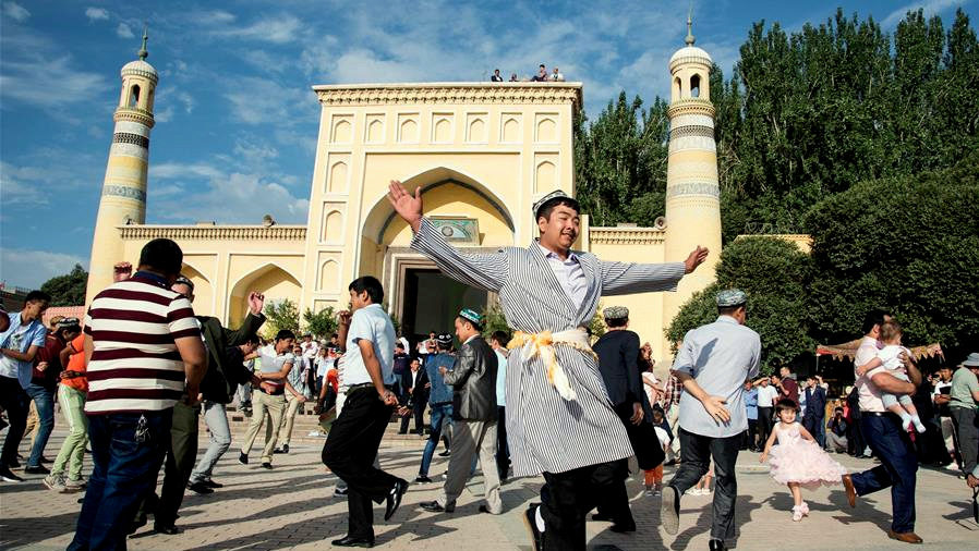 Click to enlarge Chinese Muslim dancing