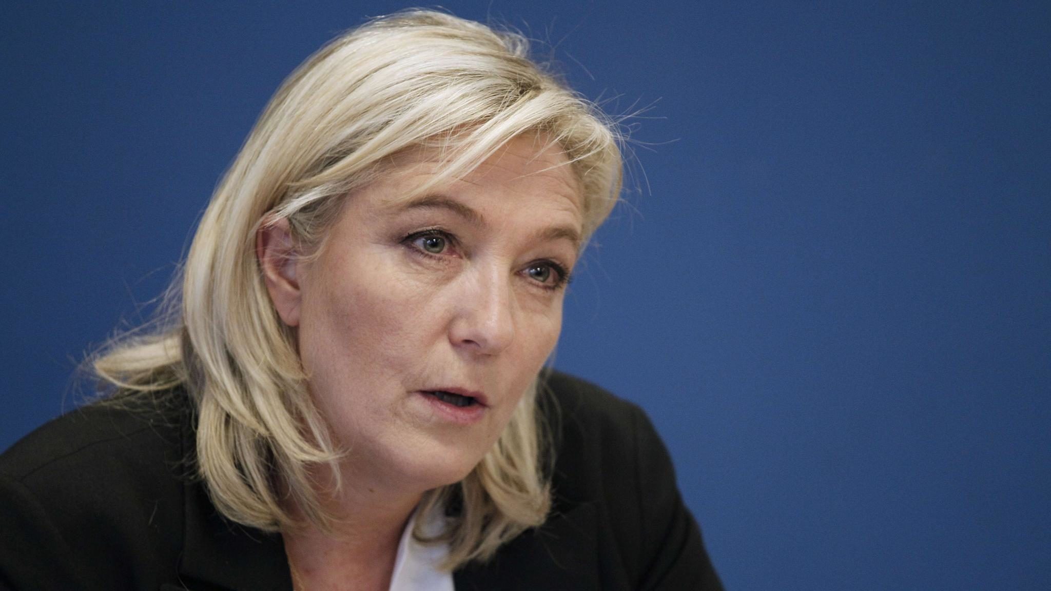 Zbob objave fotografija zločina ISIL-a na Twitteru Marini Le Pen Europski parlament ukinuo imunitet 