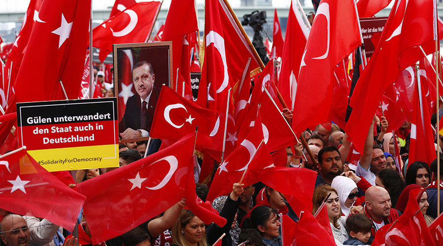 Supporters of Turkish President Erdogan