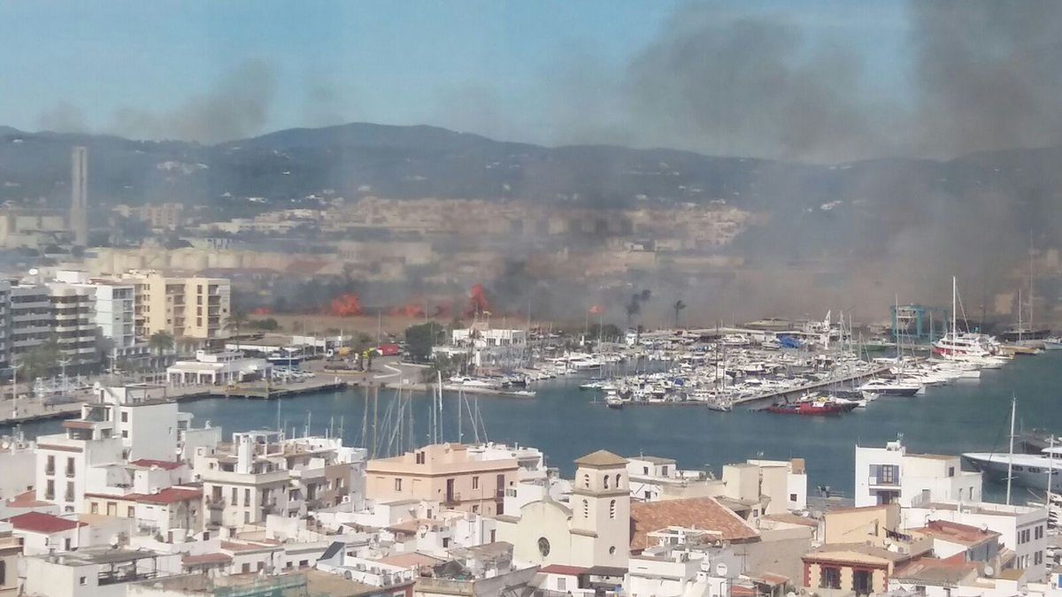 Click to enlarge The fire sent smoke across Ibiza Town.