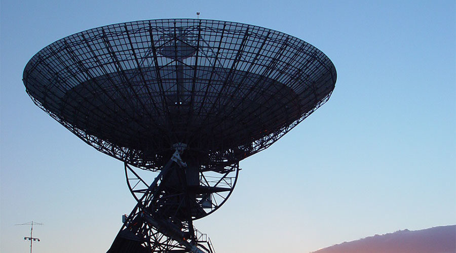 antenna shooting high frequency radio waves into space