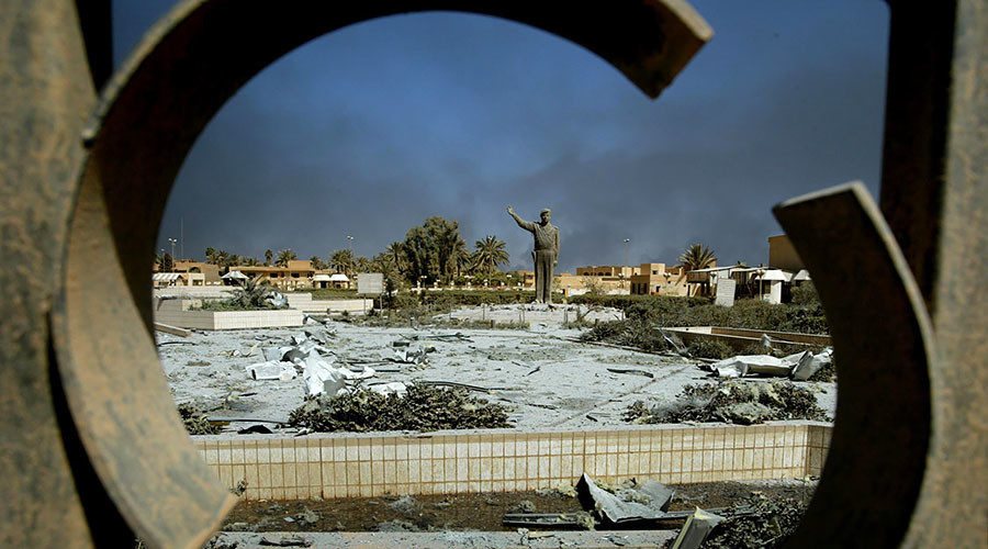 statue of Iraqi President Saddam Hussein