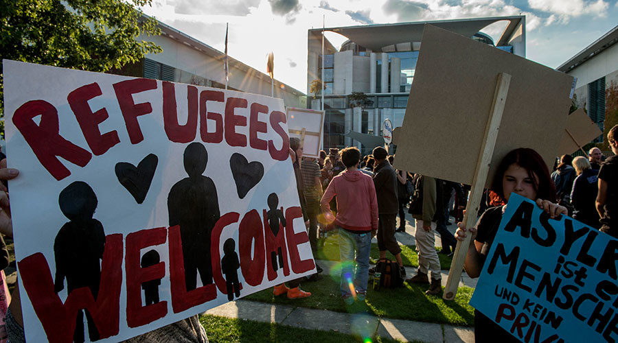 refugee welcome signs in Germany