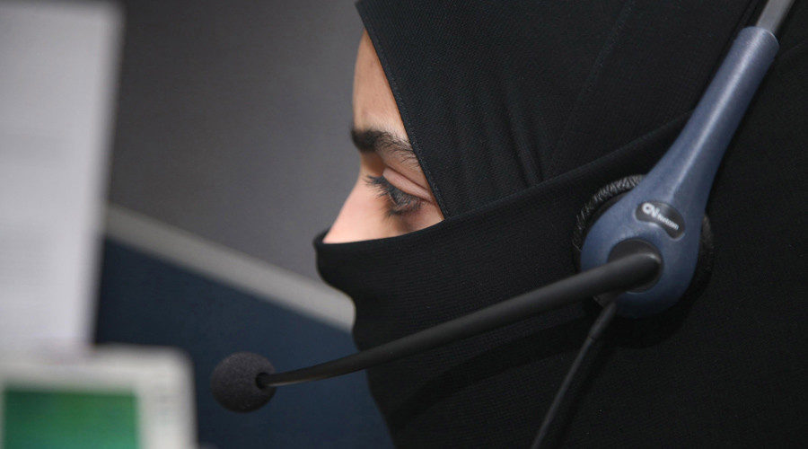 women wearing berka 