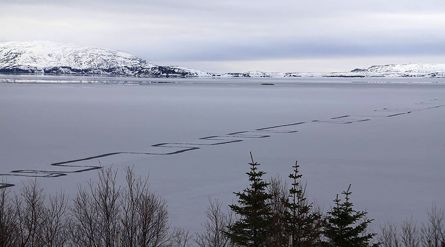 markings on Lake Thingvallavatn