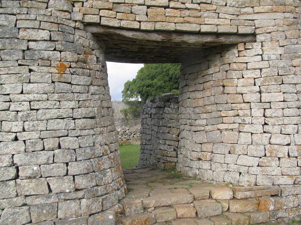 Click to enlarge Great Zimbabwe_3