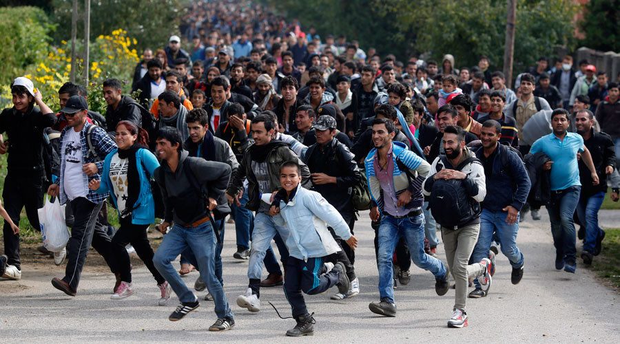 crowd of migrants