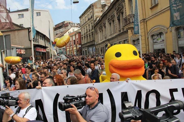Click to enlarge yellow duck serbia protests