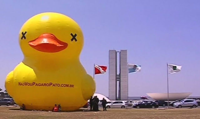 yellow duck serbia protests