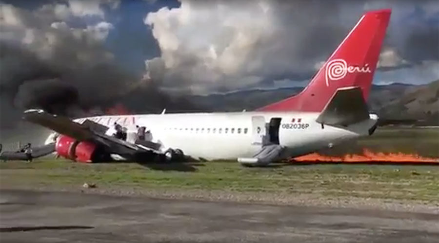 Fire Peruvian boeing 737 jet 