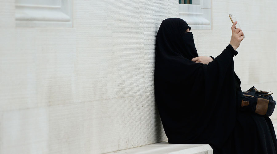 muslim woman burqa