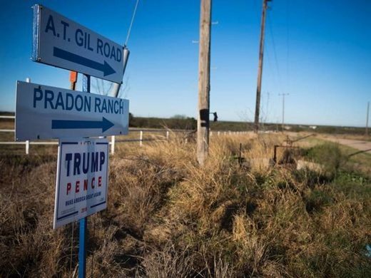 Click to enlarge trump sign texas border