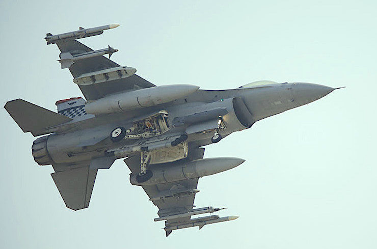 F-16 fighter jet