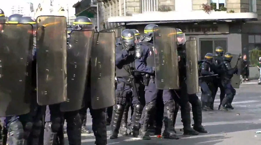 Click to enlarge Paris rally