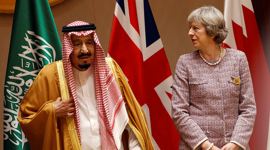Theresa May and Saudi King Salman bin Abulaziz Al-Saud 