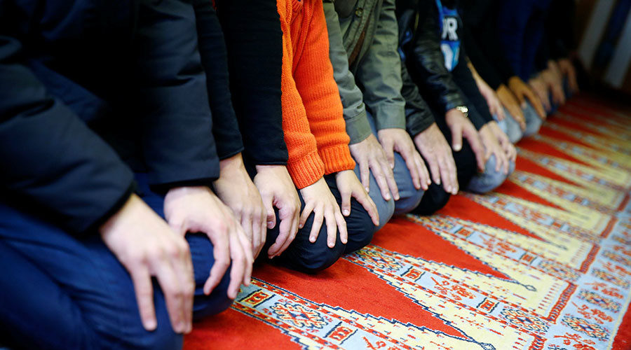 muslims at prayer