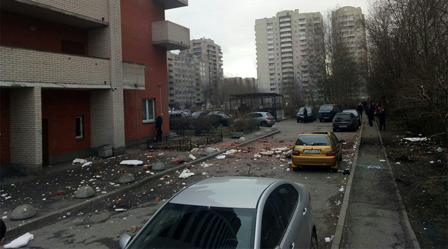 Click to enlarge Saint Petersburg construction mishap