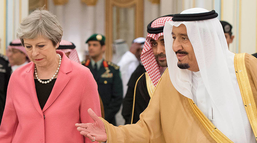 Click to enlarge Saudi Arabia's King Salman bin Abdulaziz Al Saud welcomes British Prime Minister Theresa May