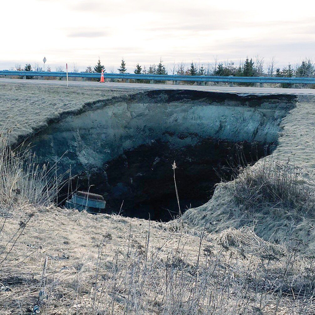 Sinkhole alongside Highway 25 in Lanaudière