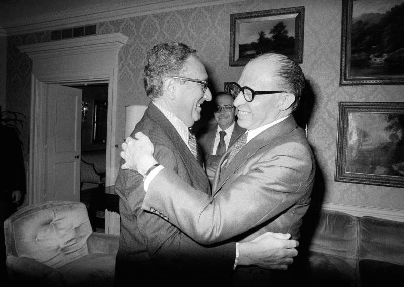 Kissinger Menachem Begin