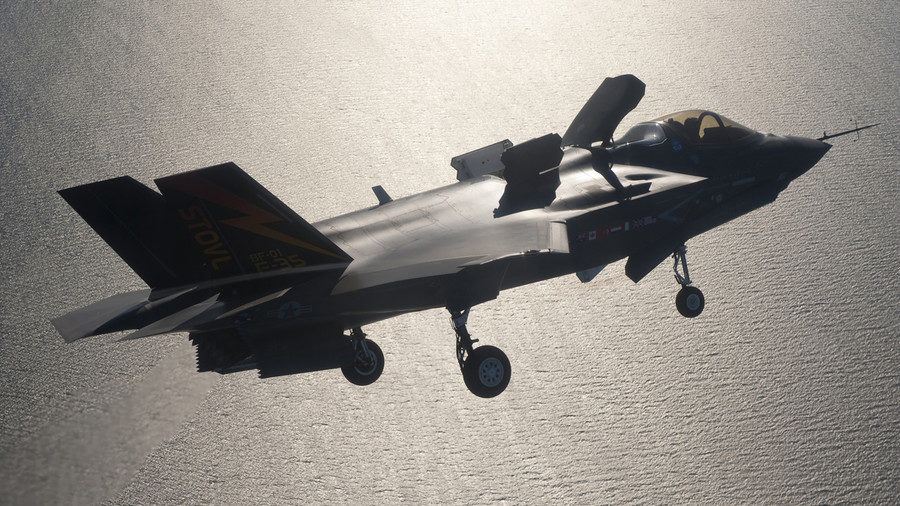 A F-35 fighter jet