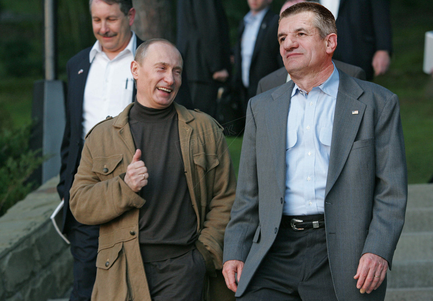 Click to enlarge Jean Lassalle and Vladimir Putin (collage)
