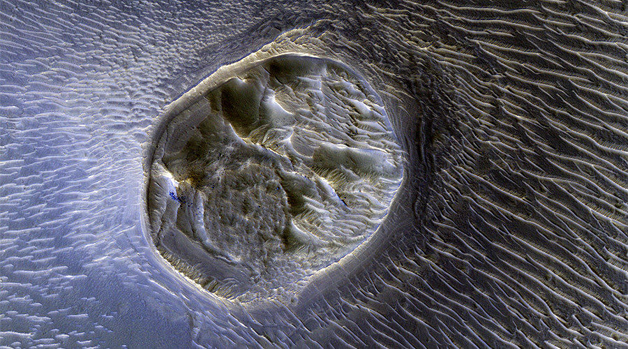 Mars crater