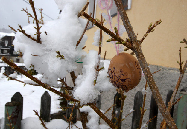 Snow is not a usual phenomenonm at Easter - Donovlay resort.