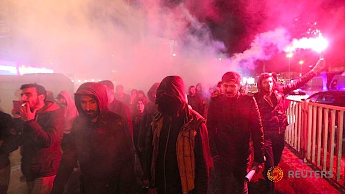 antigov protesters Turk